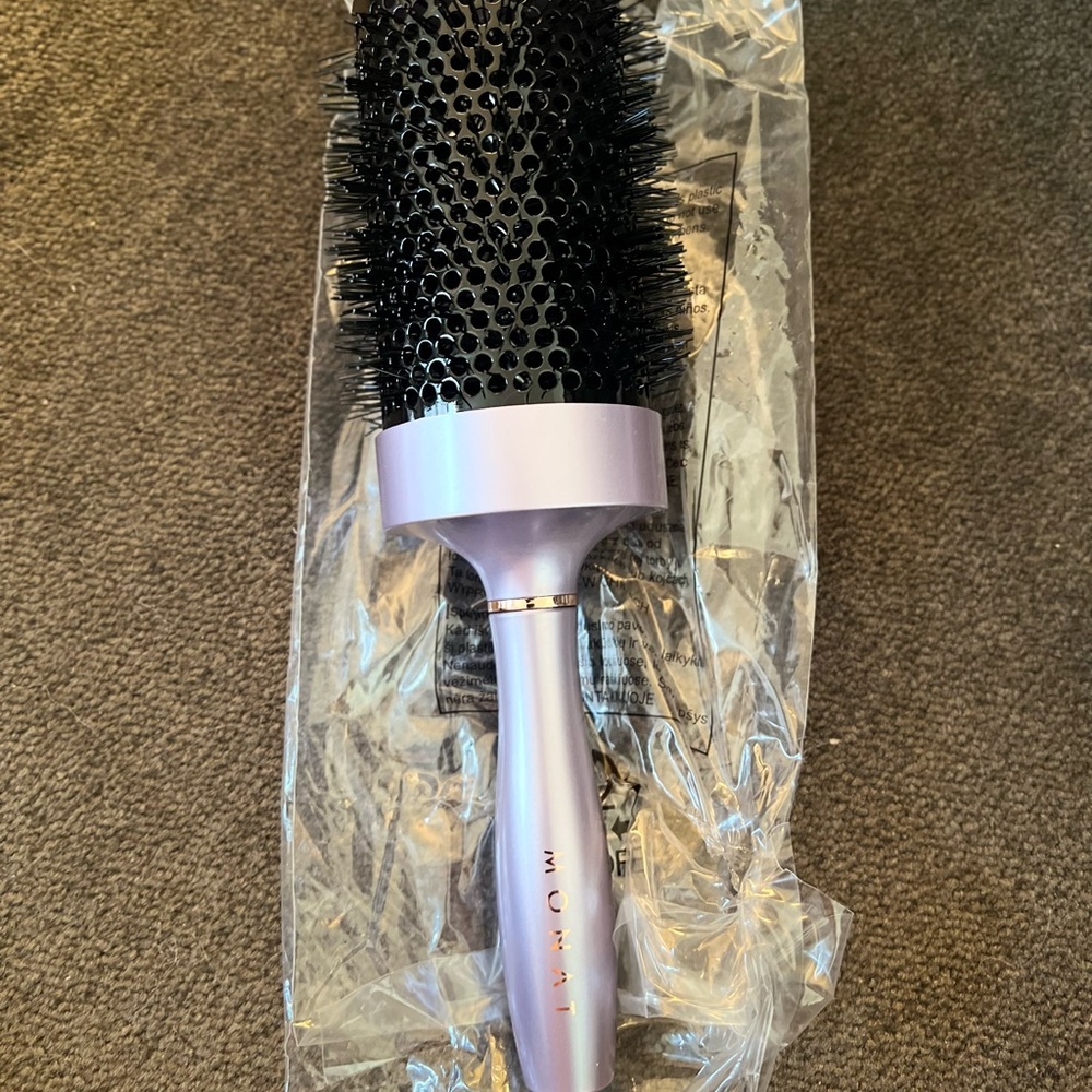 MONAT LIMITED EDITION Purple Large Aluminum Barrel Round Brush